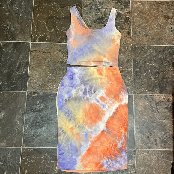 Discovery Dresses & Skirts - 🚨🔥3/$15🔥🚨 Tie Dye 2 pc